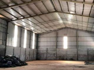 Chính chủ bán 2025m² đất mặt tiền có sẵn 650m² nhà xưởng trung tâm bình chánh.  0563 681 ***