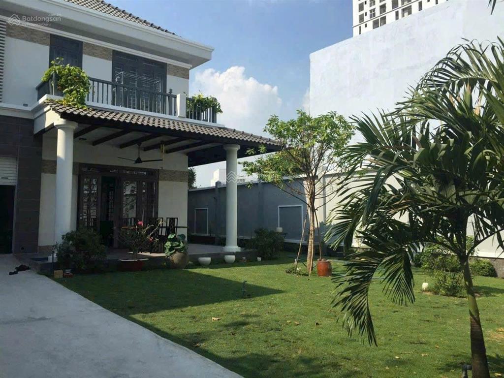 55 tỷ / mặt tiền thụt  nguyễn thị định / q. 2  20x42m / cn 830m². hđt 55 triệu / tháng
