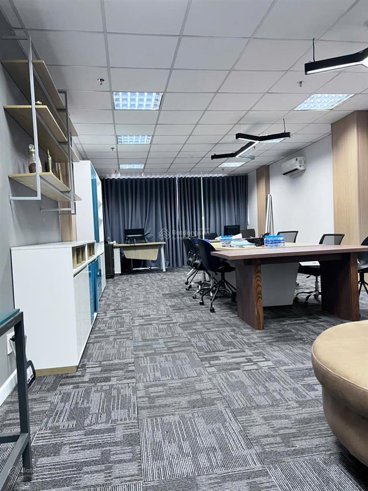 47,5 tỷ / 308 cộng hòa  4,6x40m / cn 181m²  hầm 7 tầng + st  hđt 120 triệu / tháng