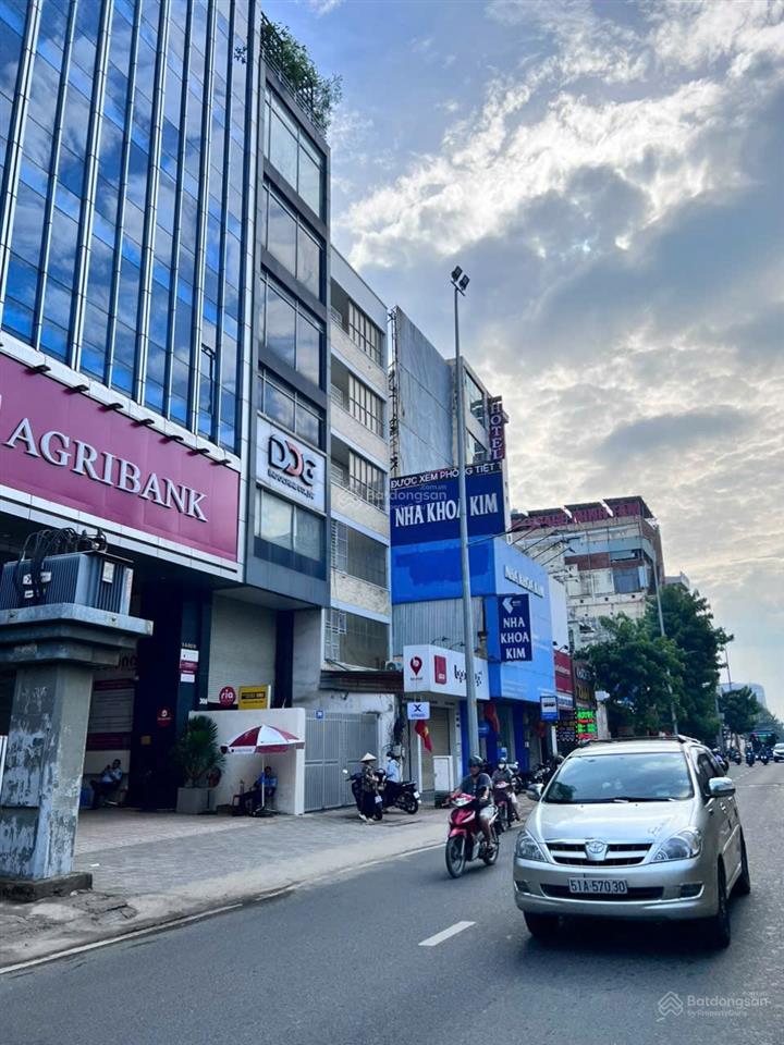 47,5 tỷ / 308 cộng hòa  4,6x40m / cn 181m²  hầm 7 tầng + st  hđt 120 triệu / tháng