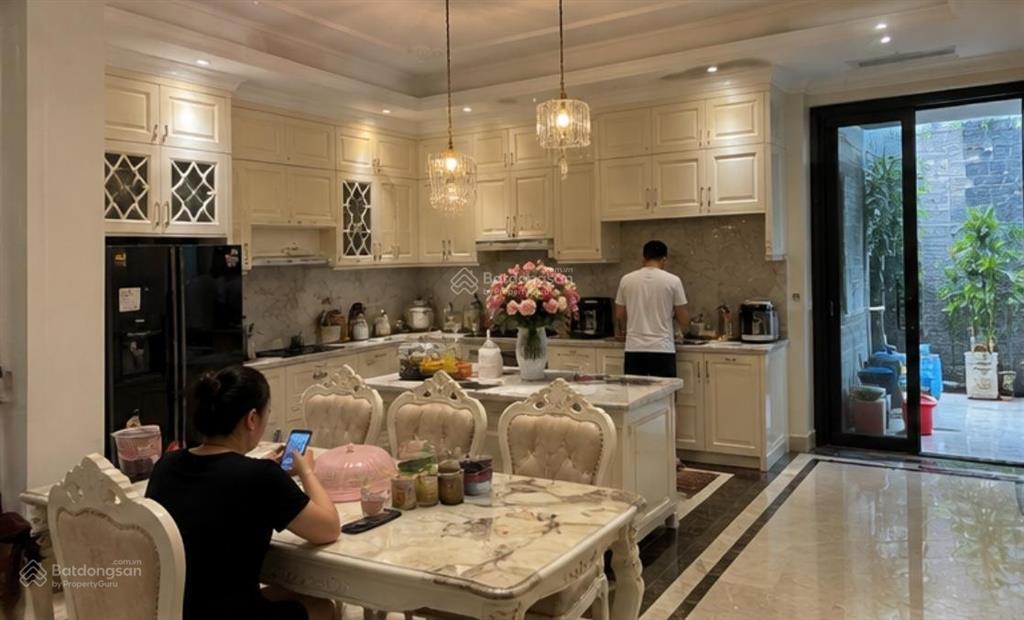 24 tỷ xuống 18.9 tỷ  biệt thự / bình lợi  ngang 12m / 220m². công nhận ( hỗ trợ hoàn thiện nhà )