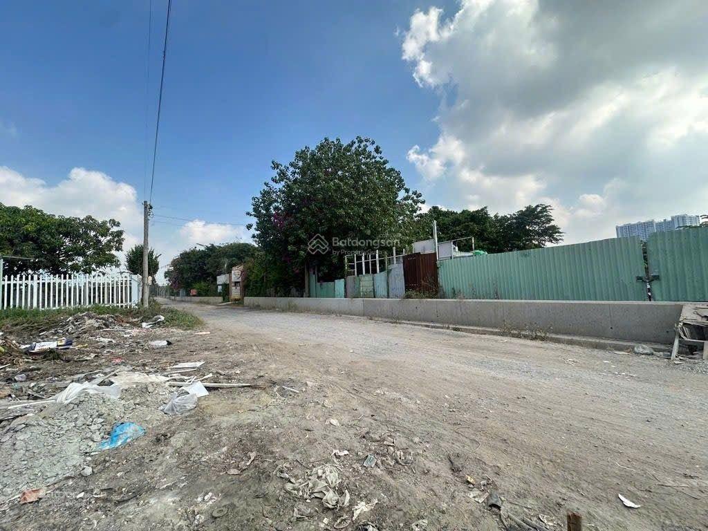 9,5 tỷ đất mt đường tl15 phường thạnh lộc q12 view sông sài gòn ngang 6,2m