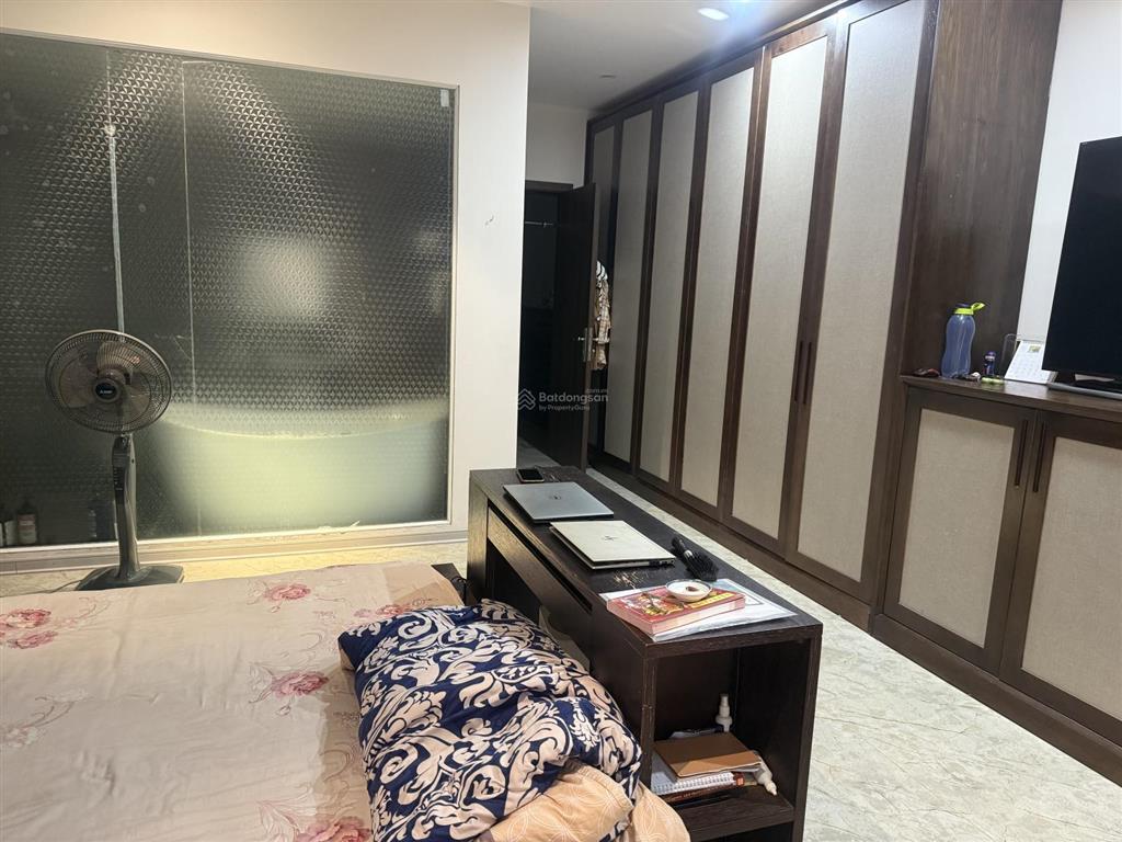 Bán căn liền kề nhìn sang vườn hoa dt 94.5m2 xây 5 tầng