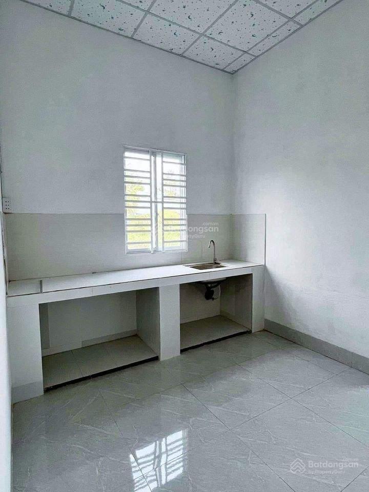 Chủ về quê nên bán lại căn nhà ở đ nguyễn thị chuỗi xã thái mỹ , giá 1 tỷ350tr , shr , dt 165m2 .