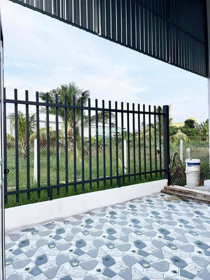 Chủ về quê nên bán lại căn nhà ở đ nguyễn thị chuỗi xã thái mỹ , giá 1 tỷ350tr , shr , dt 165m2 .