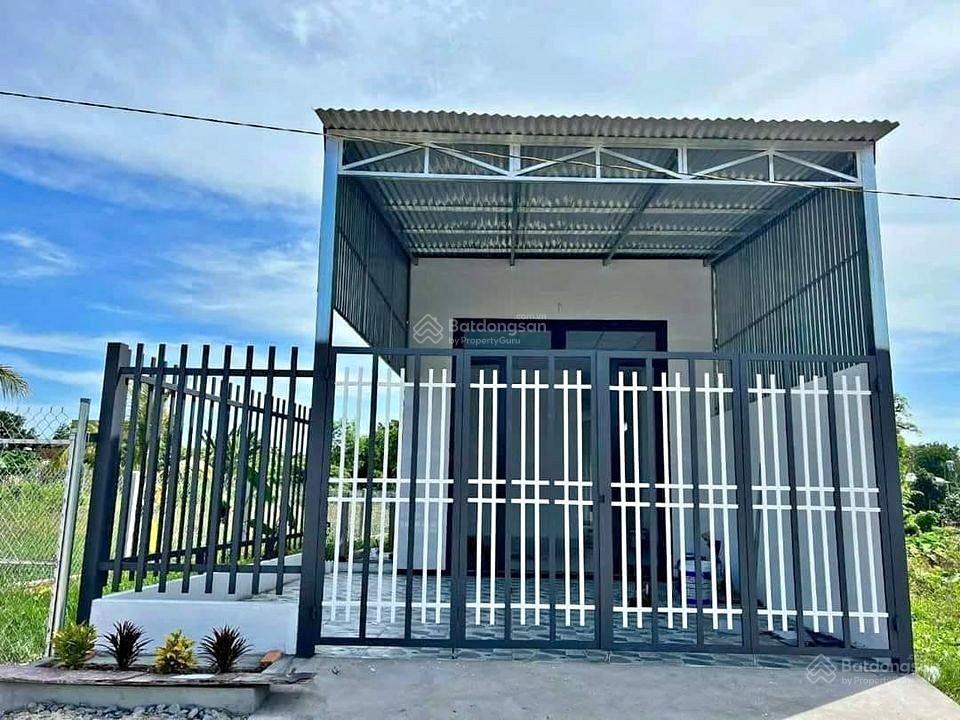 Chủ về quê nên bán lại căn nhà ở đ nguyễn thị chuỗi xã thái mỹ , giá 1 tỷ350tr , shr , dt 165m2 .