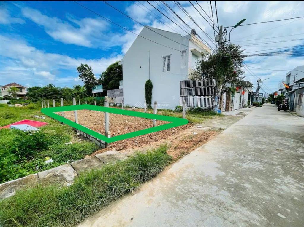 Tôi cần bán lô đất 86.6m2 giá 1tỷ200 ngay khu công nghiệp tân phú trung, huyện củ chi,sổ hồng riêng