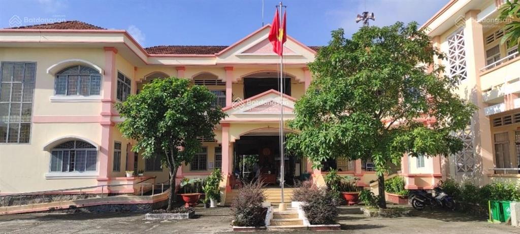 Tôi cần bán gấp lô đất để về quê ở đường trung lập, xã thái mỹ mới 100m2 giá 1 tỷ 2 sổ hồng riêng