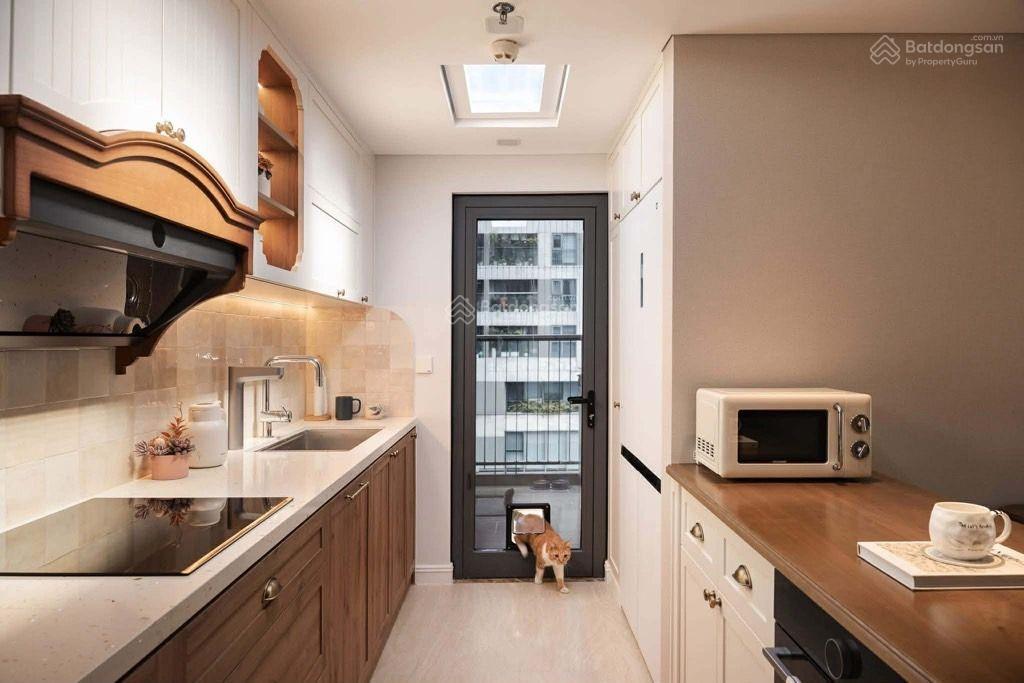 Bán căn hộ tòa c7 vinhome d'capitale trần duy hưng, 100m2, 13 tỷ, 3 pn, 2wc, sổ đỏ, full nội thất.