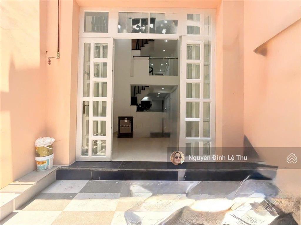 Quận, sát bên q4, dt 40m2, ngang gần 4m dài 12m, 4 tầng, 5pn, sân thượng view sông 3 phút qua q1