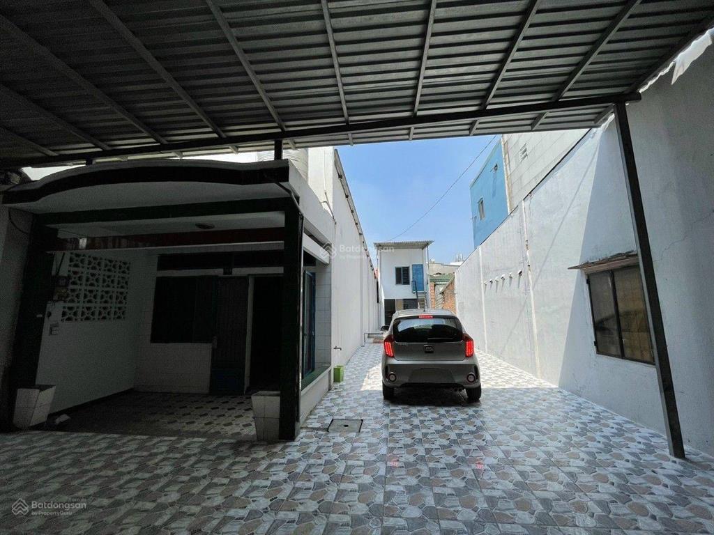 Giáp tân bình  tân phú hẻm xe hơi trường chinh dt khủng 8x25 đht q12 chỉ 11.8 tỷ.