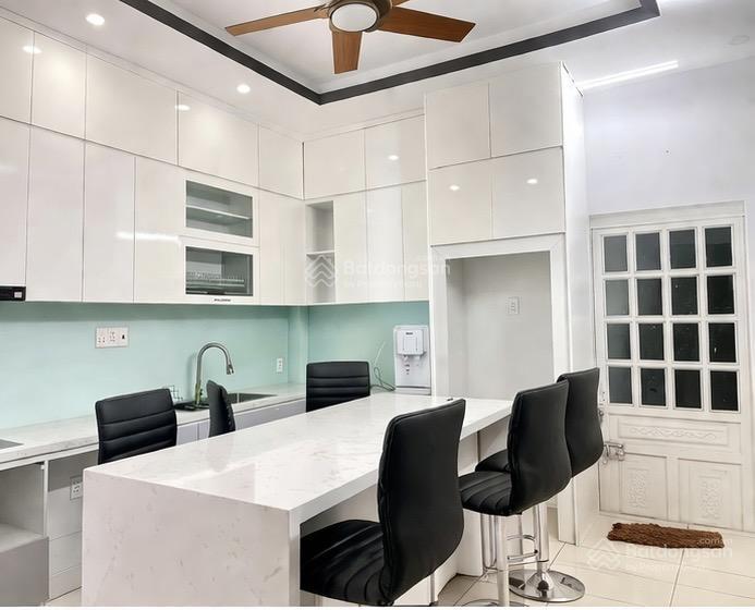 Nhà đẹp 4 tầng hẻm xe hơi thông phú thuận q7  4pn  dt 4x15m  ô tô trong nhà