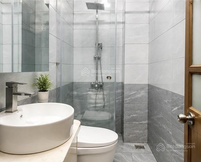 Nhà đẹp 4 tầng hẻm xe hơi thông phú thuận q7  4pn  dt 4x15m  ô tô trong nhà