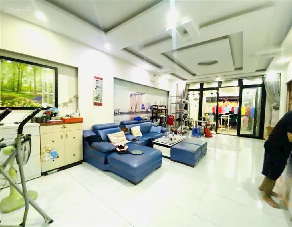 Hàng hiếm q7, trực diện vincom trần trọng cung, 4 tầng 5pn, 5x26m, 130m2, vị trí vàng, 22 tỷ xíu