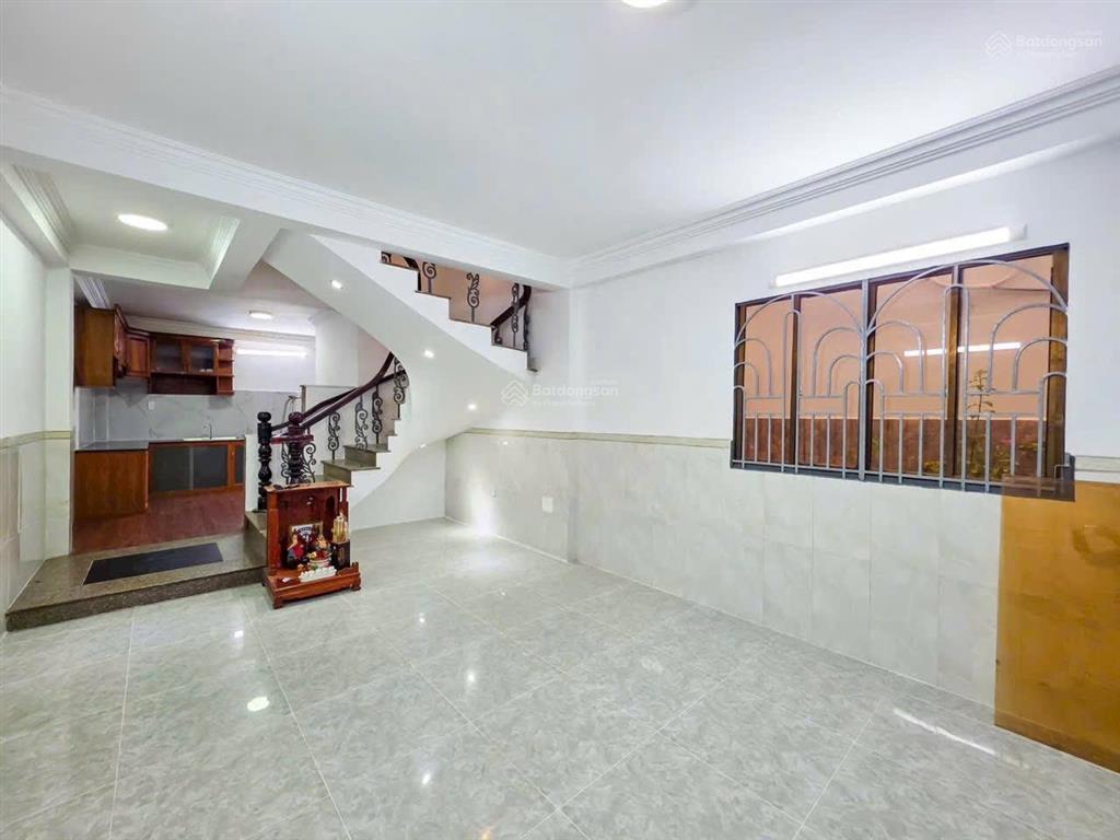 Bán nhà hẻm xe hơi quận 7  dt 4x14m, 3 tầng 4pn  ngay kdc bộ công an  chỉ 7.4 tỷ