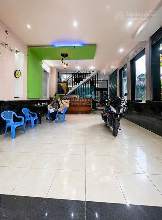Lý phục man q7, biệt thự 3 tầng 6pn, ngang khủng 8x15m, đường nhựa 8m xe hơi tránh, chỉ 11.85 tỷ