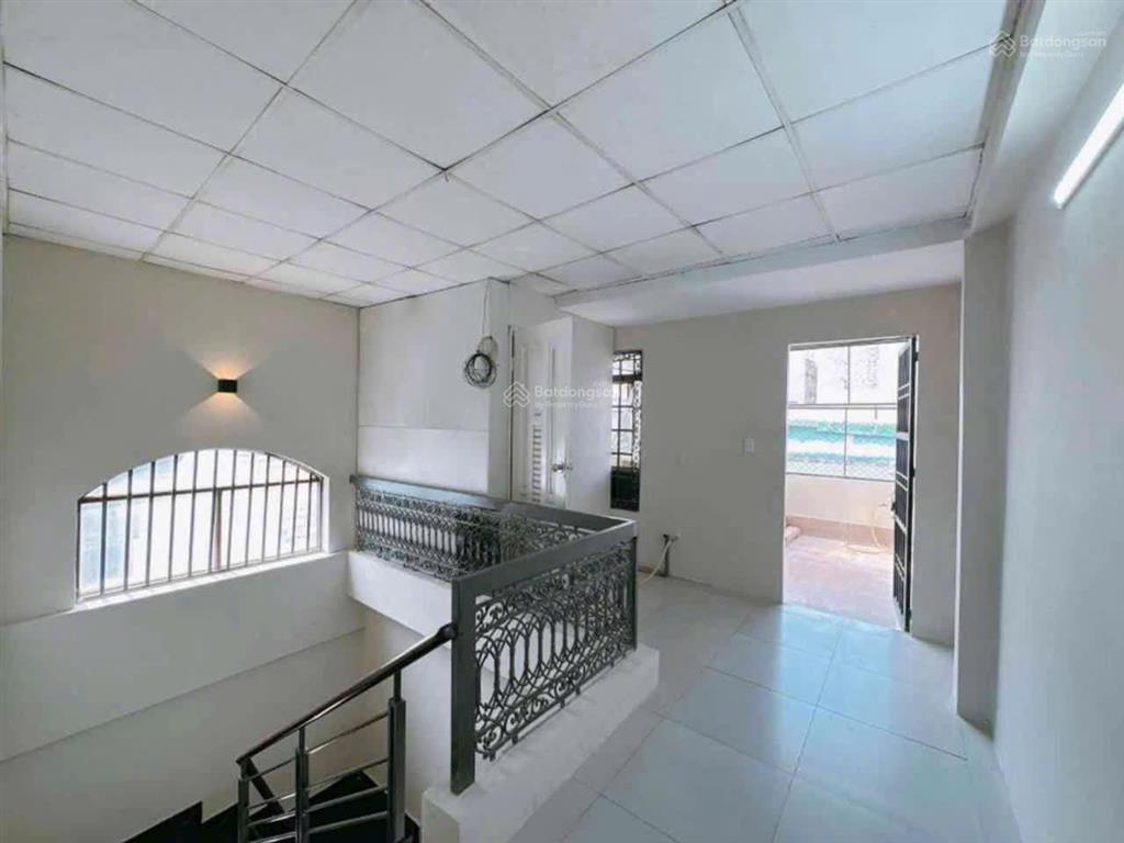 Bán nhà hẻm 6m khu biệt thự kiều đàm quận 7  dt 5x18m, 4 tầng, ô tô ngủ trong nhà, giá chỉ 12,8 tỷ