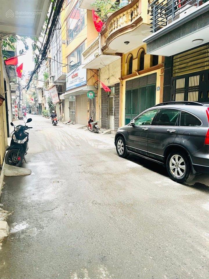 Bán nhà phân lô cầu giấy 63m2  lô góc 3 mặt ngõ 7 đỗ trước nhà. mua ở hoặc xây căn hộ dịch vụ đep