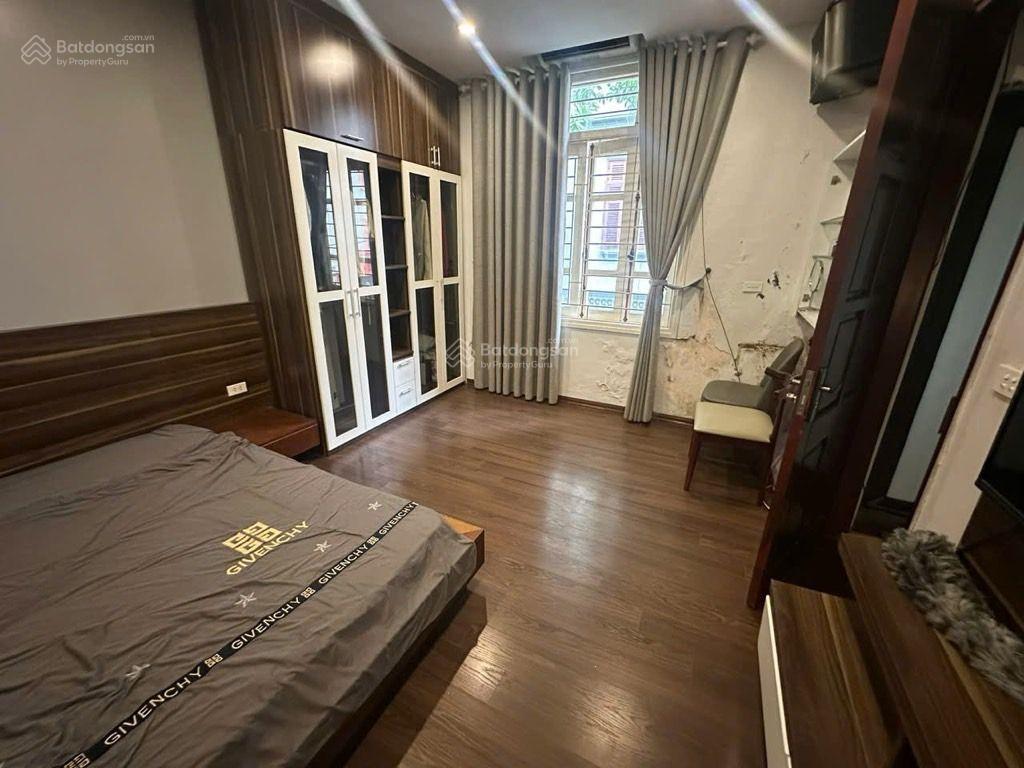 Bán nhà phân lô cầu giấy 63m2  lô góc 3 mặt ngõ 7 đỗ trước nhà. mua ở hoặc xây căn hộ dịch vụ đep