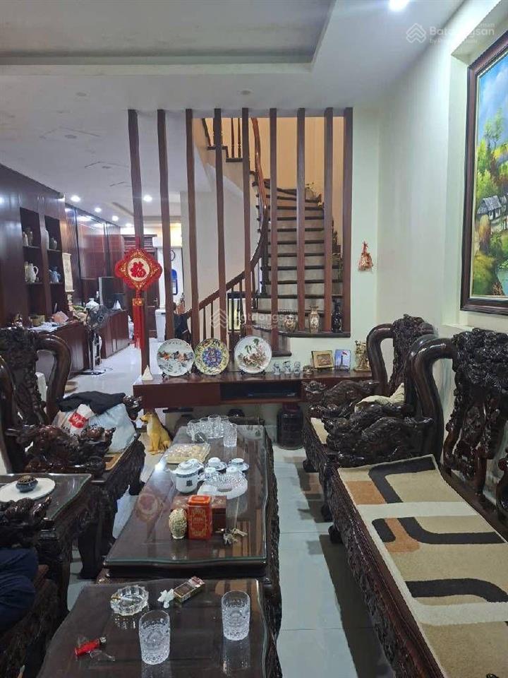 Bán nhà [ gấp ] lạc long quân 100m 6 tầng mt 6m gần hồ tây nhà đẹp ở ngay 24.5 tỷ  sát oôt gần hồ
