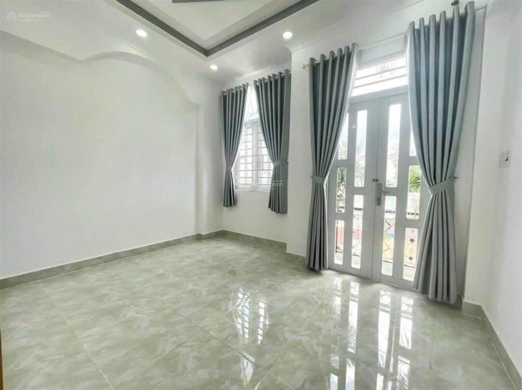 *** chủ giảm 500 triệu,cần bán gắp nhà hẻm xe hơi đậu cữa **** dt  4,2 m x 12,5m