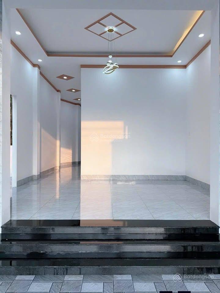 Bán nhà 5x30= 150m2 đường trung lập, giá 1 tỷ 200 triệu, sổ hồng riêng