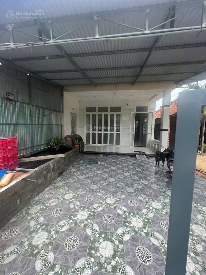 Bàn nhà 8x22= 176m2, tại trung lập, giá 1 tỷ 300 triệu, sổ riêng