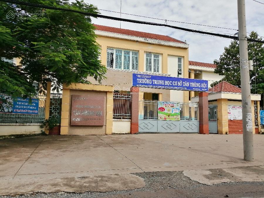 Tôi cần bán lô đất 140m2 giá 1tỷ8 mặt tiền đường suối lội xã tân thông hội củ chi sổ hồng riêng