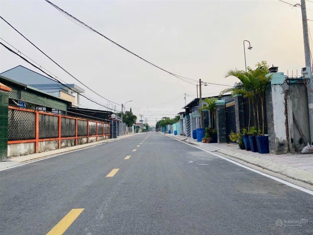 Tôi cần bán lô đất 140m2 giá 1tỷ8 mặt tiền đường suối lội xã tân thông hội củ chi sổ hồng riêng