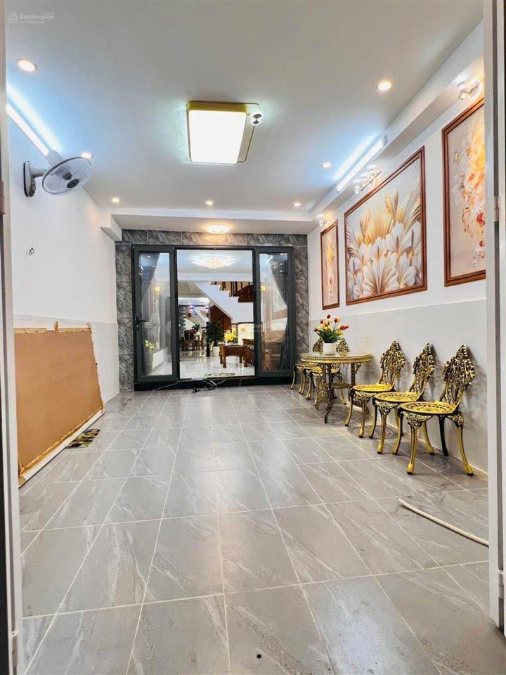Nhà góc 2 mặt tiền hxh 8m full nội thất cao cấp
