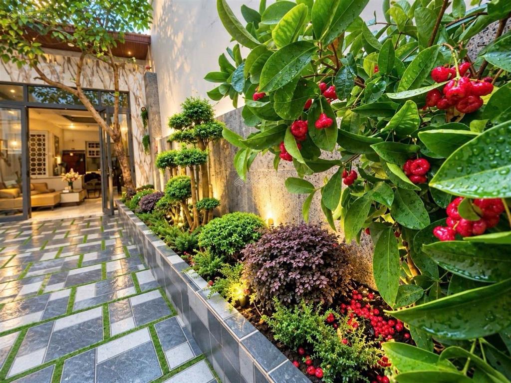 Resort full nội thất, ngang gần 5m, nở hậu tài lộc, khu nhà biệt thự, gần quận 7