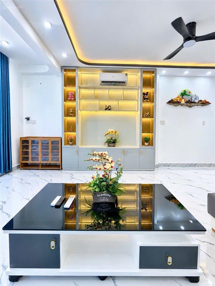 Ngang 4.5m, 2 tầng, hẻm xe hơi đậu thông tứ tung, pháp lý rõ ràng