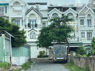 Khu dân cư sài gòn mới, ngang 4,5 m, 4 tầng, hẻm xe hơi 6m, thấp hơn căn đối diện 1,9 tỷ