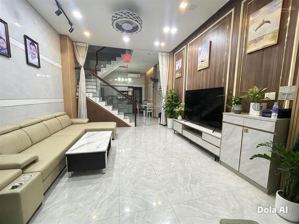 Khu dân cư sài gòn mới, ngang 4,5 m, 4 tầng, hẻm xe hơi 6m, thấp hơn căn đối diện 1,9 tỷ