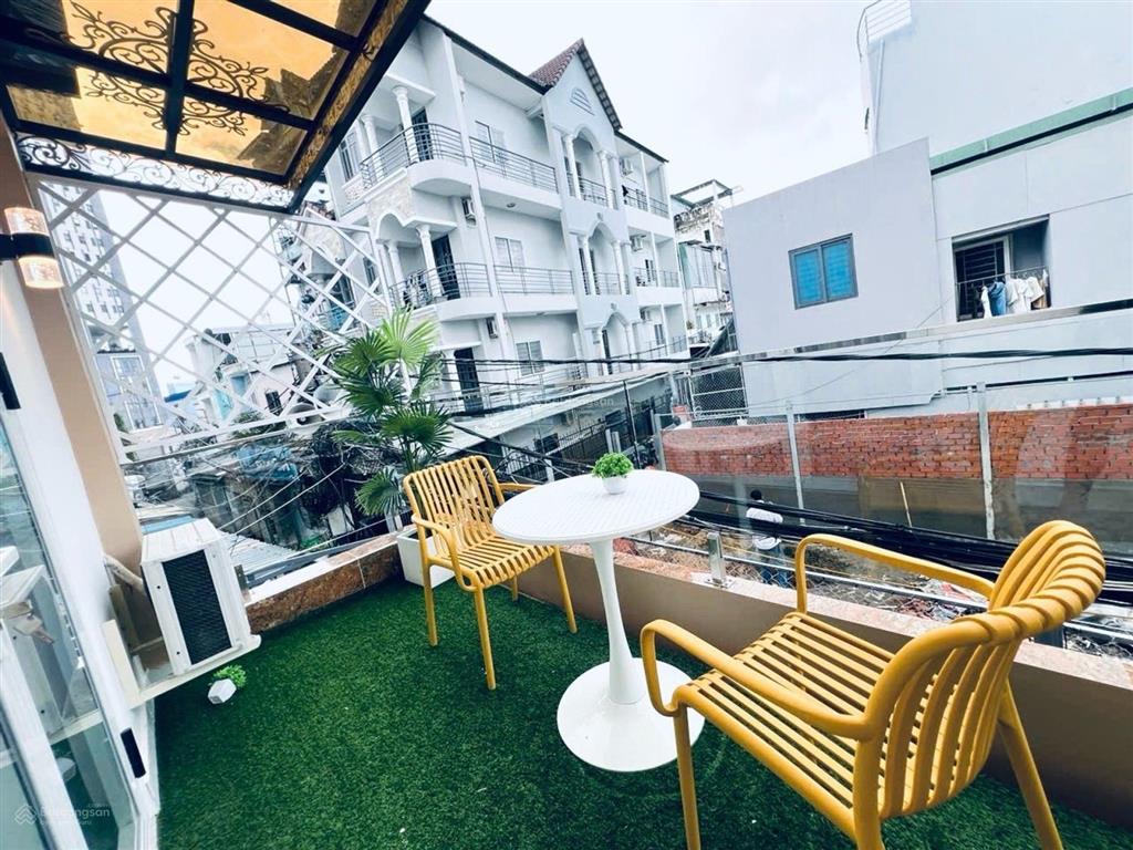 Q7, 3 tầng, ngang 4m, pháp lý sang tên, ra mặt tiền 10m, full nội thất