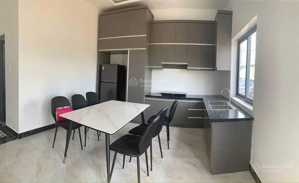 Sang nhà 1 trệt 1 lầu mới ở tân uyên ,tphcm
