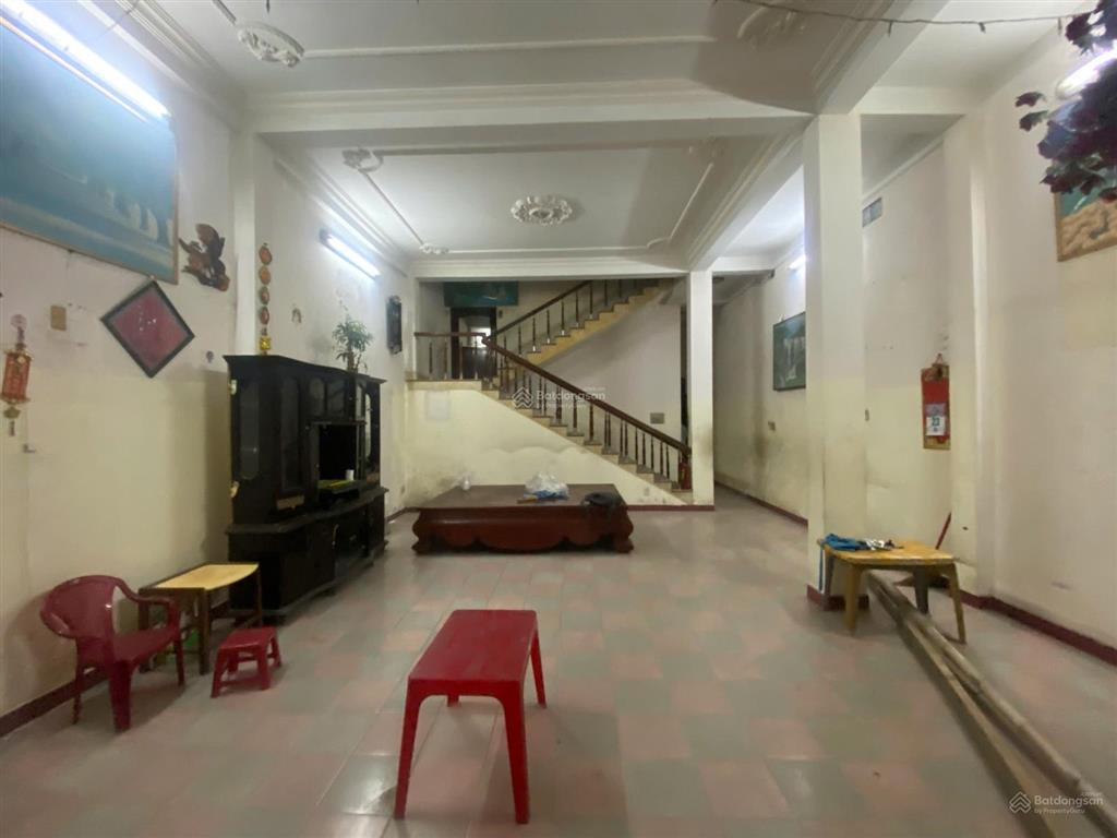 Bán nhà 3 tầng đường núi thành