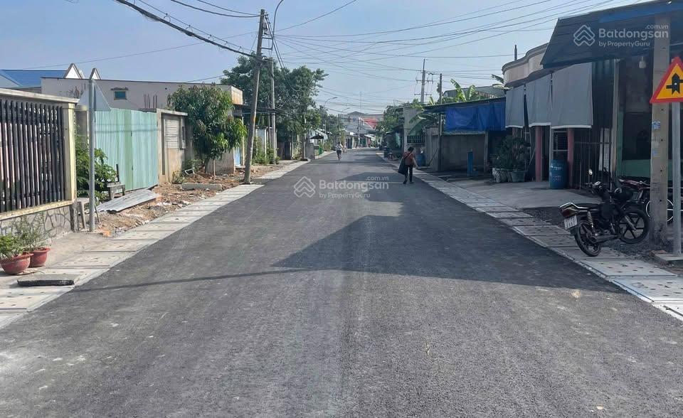 Kẹt tiền bán lô đất 80m2 gần chợ việt kiều, giá 1,4 tỷ full thổ cư, đường trần văn chẩm