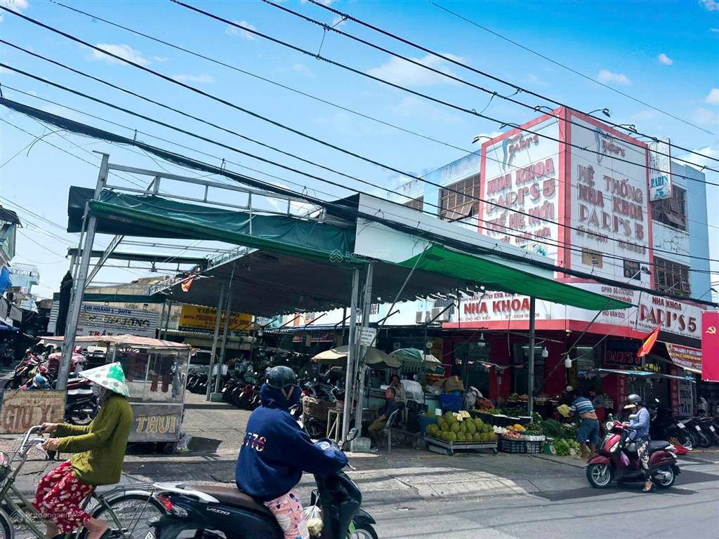 Đáo hạn ngân hàng bán lô đất 7x33m ngay gần chợ việt kiều, sổ hồng riêng giá 750 triệu