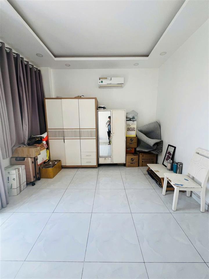 NHÀ ĐẸP QUẬN 7 – 3 TẦNG ĐÚC – NGANG GẦN 6M HIẾM- Chỉ 5 Tỷ 990