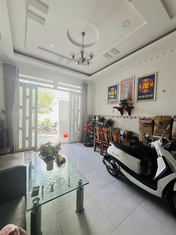 NHÀ ĐẸP QUẬN 7 – 3 TẦNG ĐÚC – NGANG GẦN 6M HIẾM- Chỉ 5 Tỷ 990