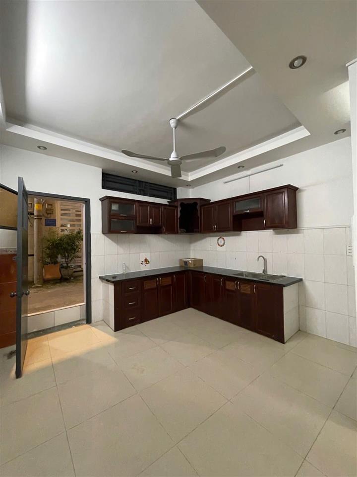 Hơn 6 tỷ sở hữu nhà 2 mặt hẻm xe hơi Quận 7