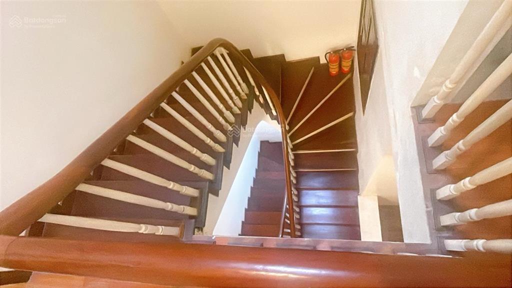 Khuất duy tiến, ô tô tránh đỗ vào nhà, dt 45/51t1/56t2 4 tầng. giá 12 tỷ thương lượng.