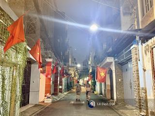 Căn nhà cực đẹp trong con hẻm yên bình núp sau trục đường hối hả sài thành