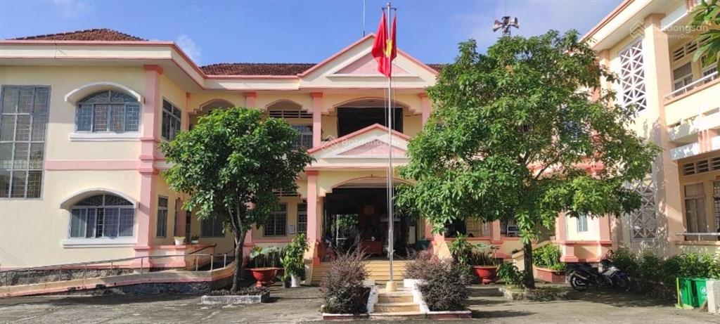 Tôi cần bán gấp lô đất để về quê ở đường trung lập, xã thái mỹ mới 100m2 giá 1 tỷ 2 sổ hồng riêng
