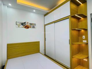 Chính chủ cần bán nhà tại giải phóng  mặt tiền 10m  sẵn sổ đỏ