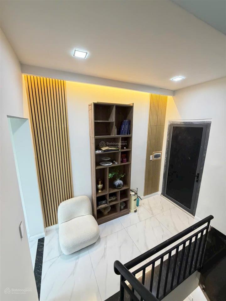 Bán nhà đẹp full nội thất khó kiếm căn thứ 2 giá tốt vị trí khu này.