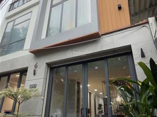 Bán nhà đẹp full nội thất khó kiếm căn thứ 2 giá tốt vị trí khu này.