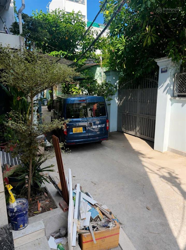 Bán nhà đẹp full nội thất khó kiếm căn thứ 2 giá tốt vị trí khu này.