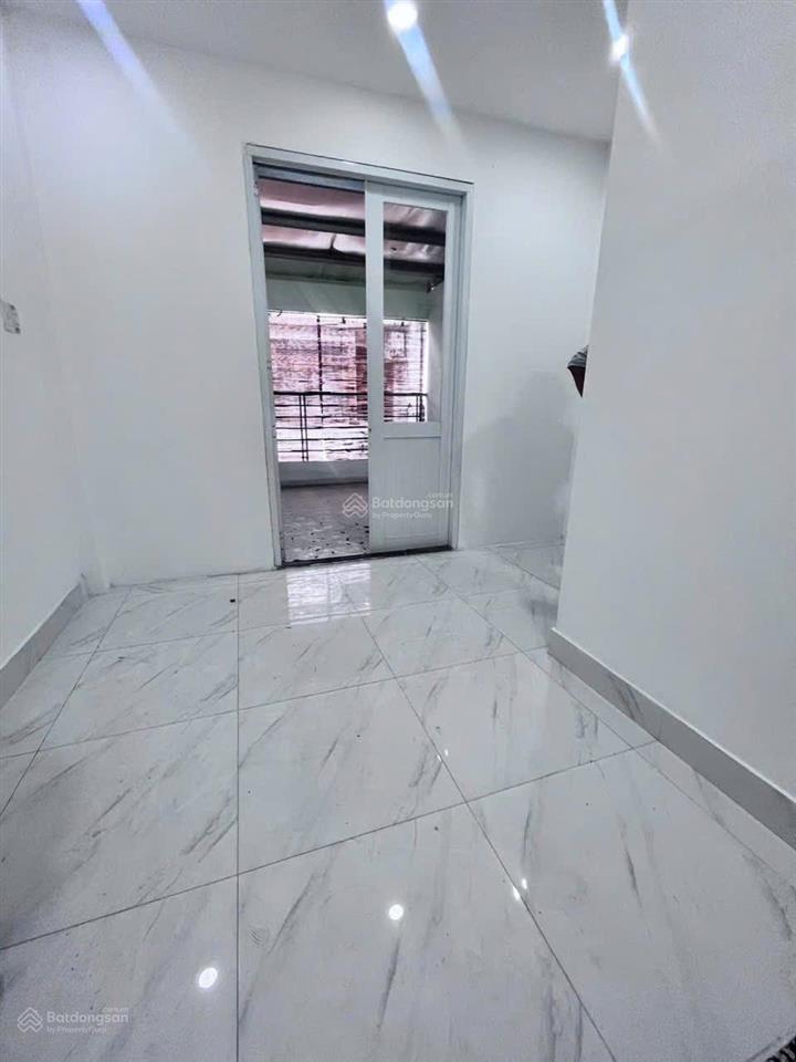 Nhà lê văn sỹ hxh 30m2 khu trung tâm